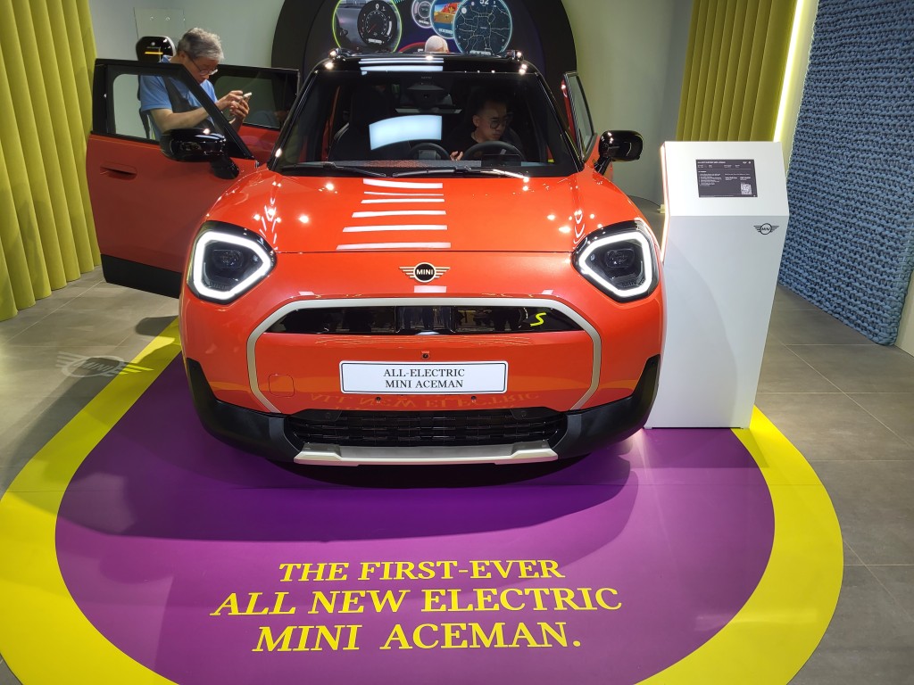 全新MINI Aceman (代號J05)左軚樣辦車即日起在荃灣專店公開預展。