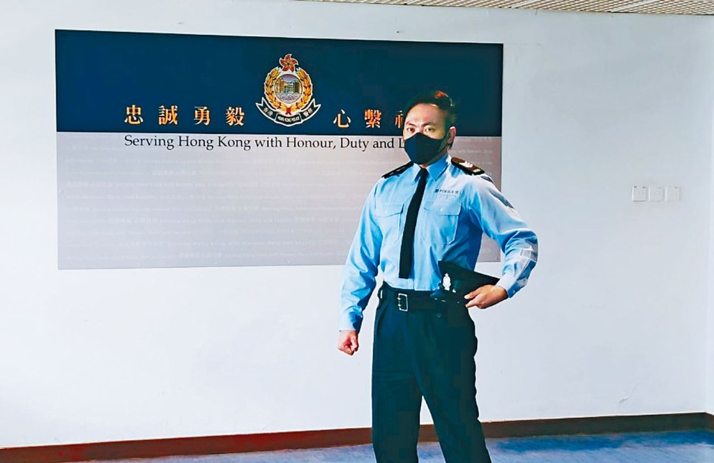 經過兩年半的療傷，小虎Sir上月已穿回警服重返崗位。