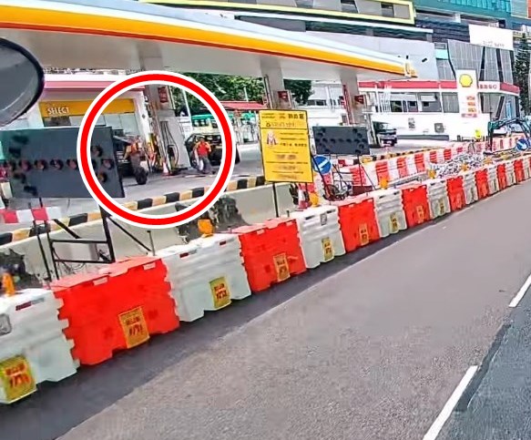 有人則「希望冇撞到人啦」,於是有 網民留言「好彩大家都無事」、「好 危險好彩無撞到人」、「冇撞到,只 係撞咗落個入油機度」。fb「車cam L(香港群組)」截圖 有人則「希望冇撞到人啦」,於是有 網民留言「好彩大家都無事」、「好 危險好彩無撞到人」、「冇撞到,只 係撞咗落個入油機度」。fb「車cam L(香港群組)」截圖