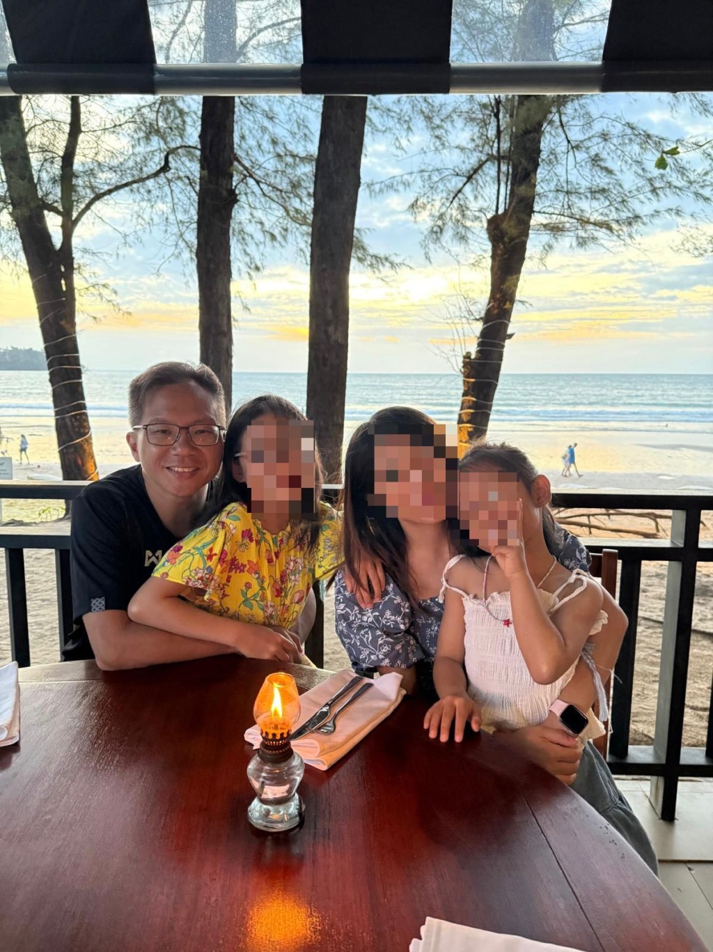 余老師一家。 余老師一家。