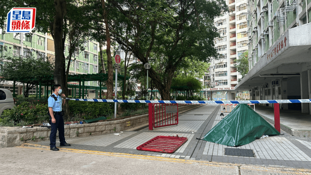 男子墮樓當場死亡。梁國峰攝