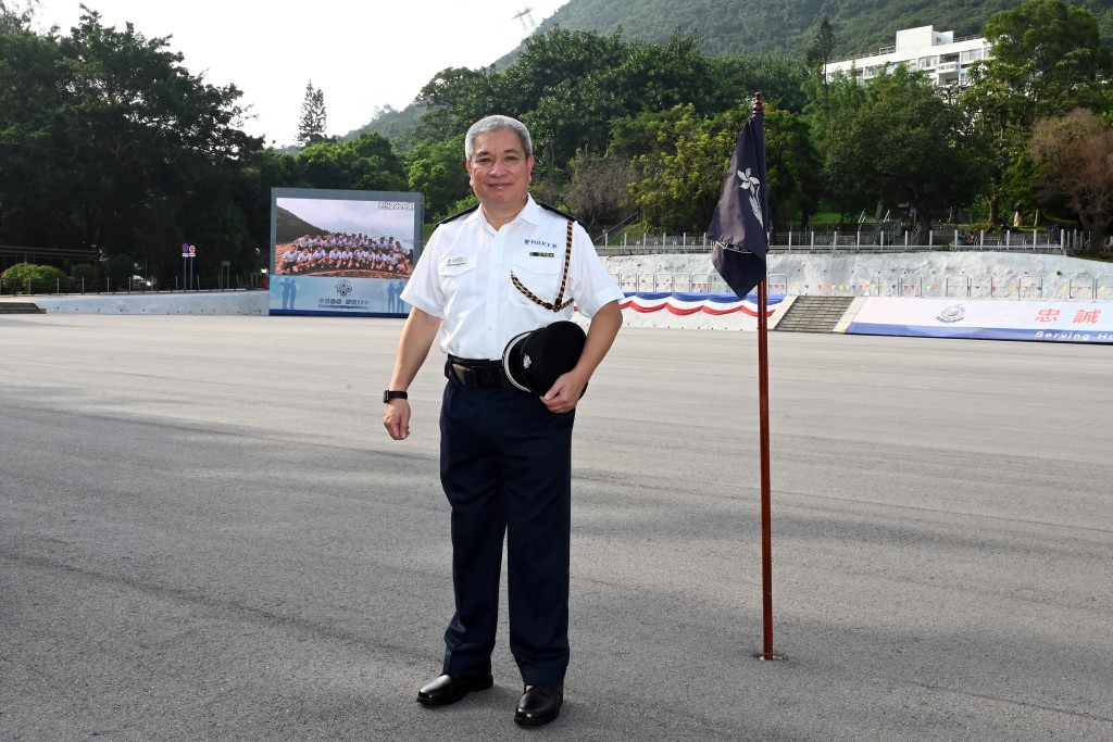 加入警隊奮鬥多年的警司戚銘任感言，「知道自己的短板，盡量補救；了解自己的長處，盡情發揮。」