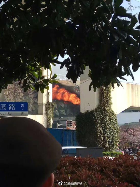 消防指沒有涉及看台及球場。網圖