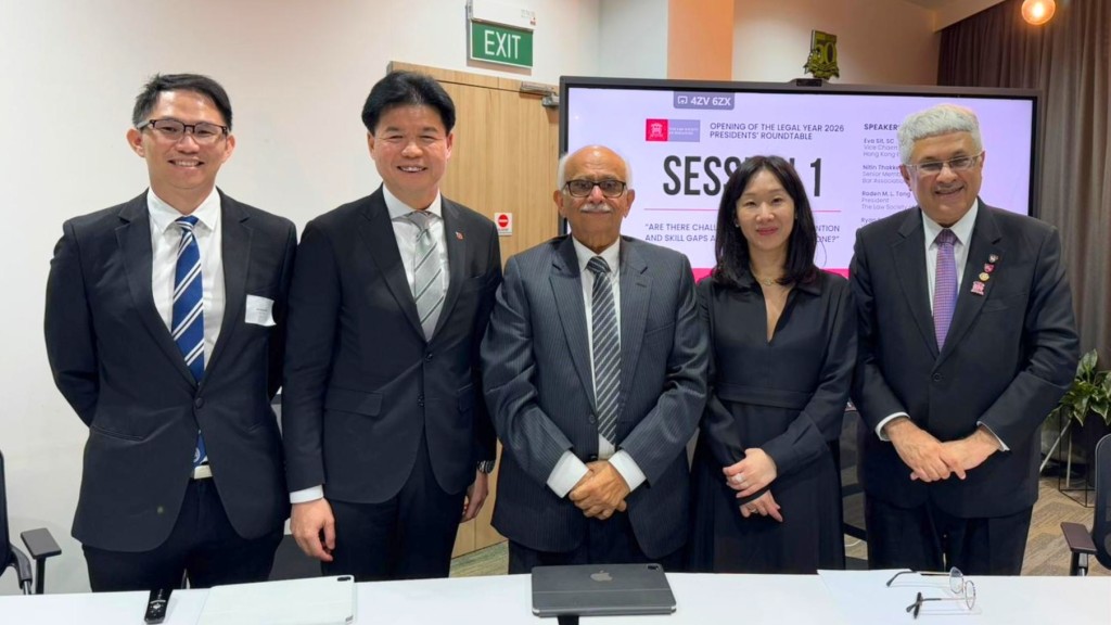 湯文龍獲邀出席新加坡法律年度開啟典禮 分享香港作為國際人才樞紐優勢