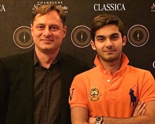 「香腸大王」馬魯戈夫（左）及其兒子亞歷山大（右）。網圖