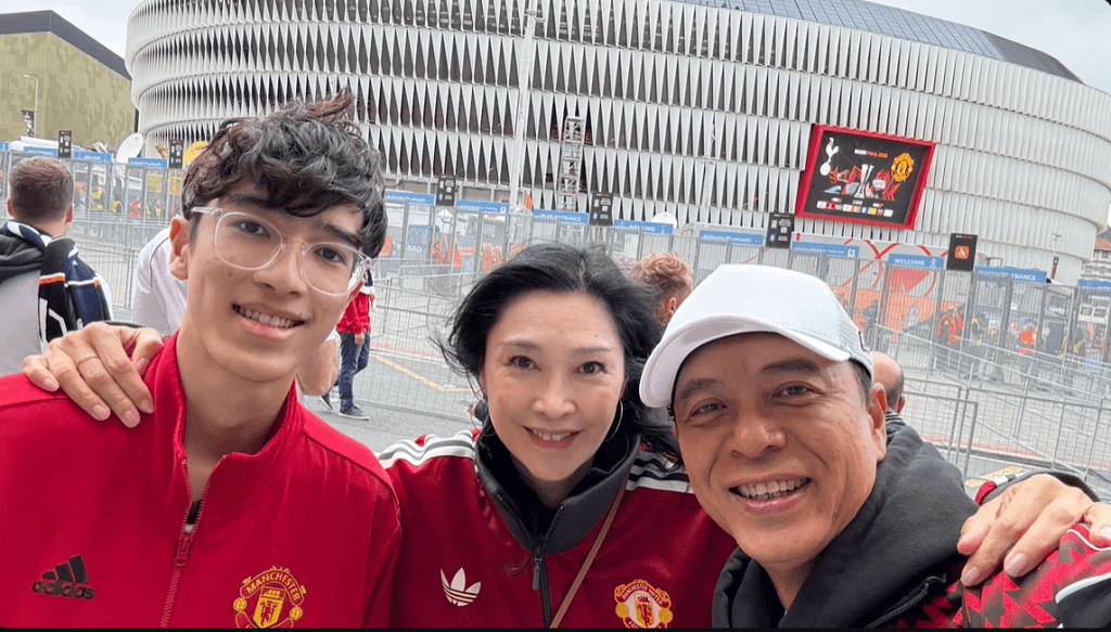 李克勤一家都是曼聯球迷。
