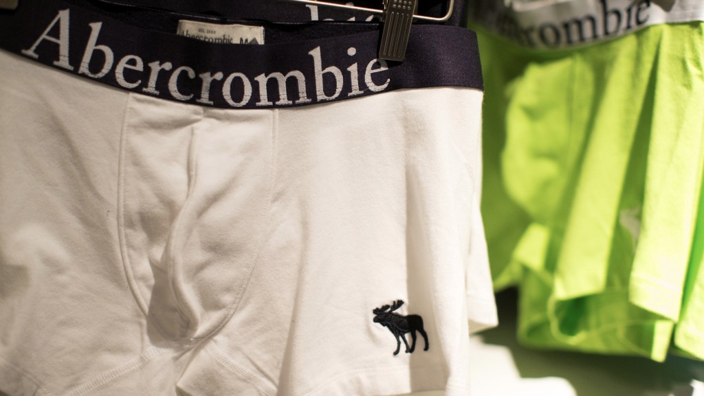 Abercrombie & Fitch (A&F) 服裝色彩鮮豔，目標客群是年輕人。 路透社