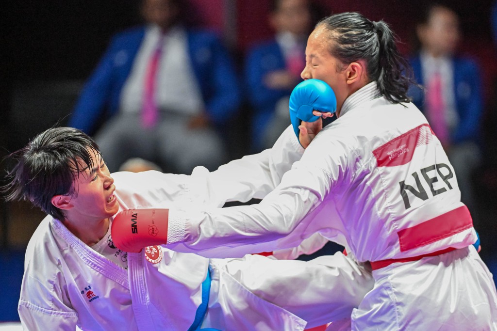 何佳恩在空手道女子組手銅牌戰不敵日本選手澤江優月，無緣獎牌。港協暨奧委會圖片