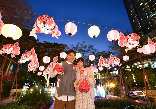 金魚睡魔燈籠打造成金魚燈海裝置，夜間燈籠更會發亮倍添迷人。(YOHO MALL形點)