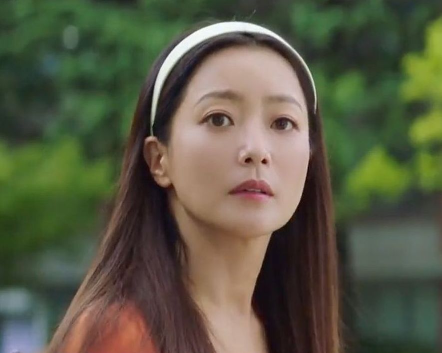 43歲的金喜善在新劇扮大學生,獲觀眾大讚Keep得好。