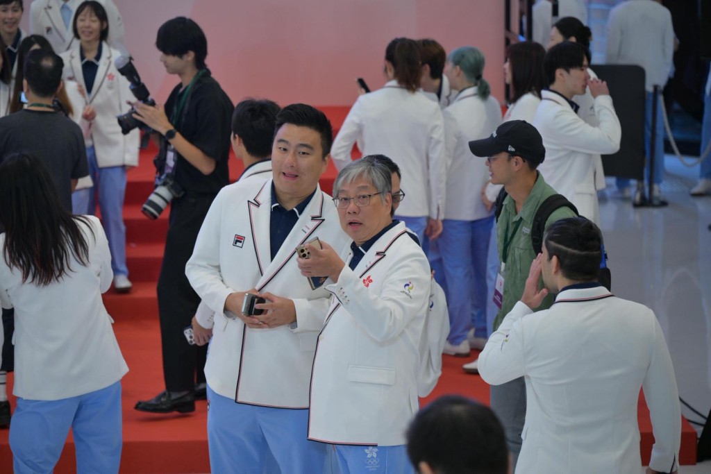第20届亚洲运动会中国香港代表团授旗典礼。苏正谦摄