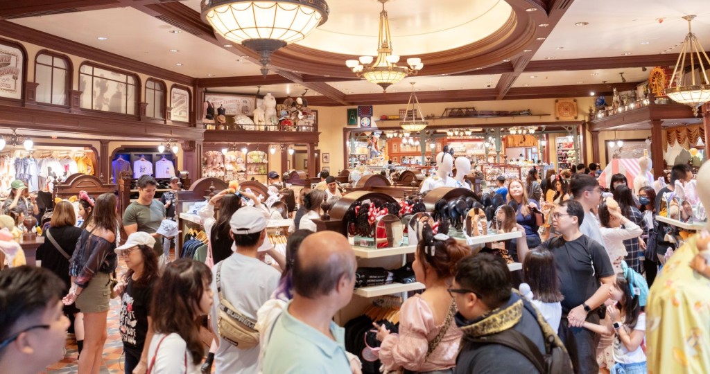 香港迪士尼樂園商品去年銷售成績亮麗。