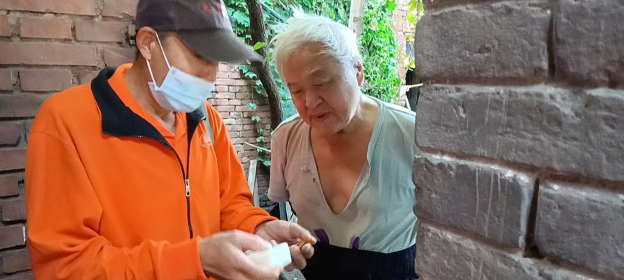 內地老齡化、空巢老人問題日趨嚴重，為「外包兒女」創造市場空間。新華社