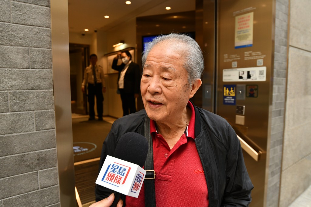 每次途經中環都會到「最幸運投注站」投注的退休人士林先生。