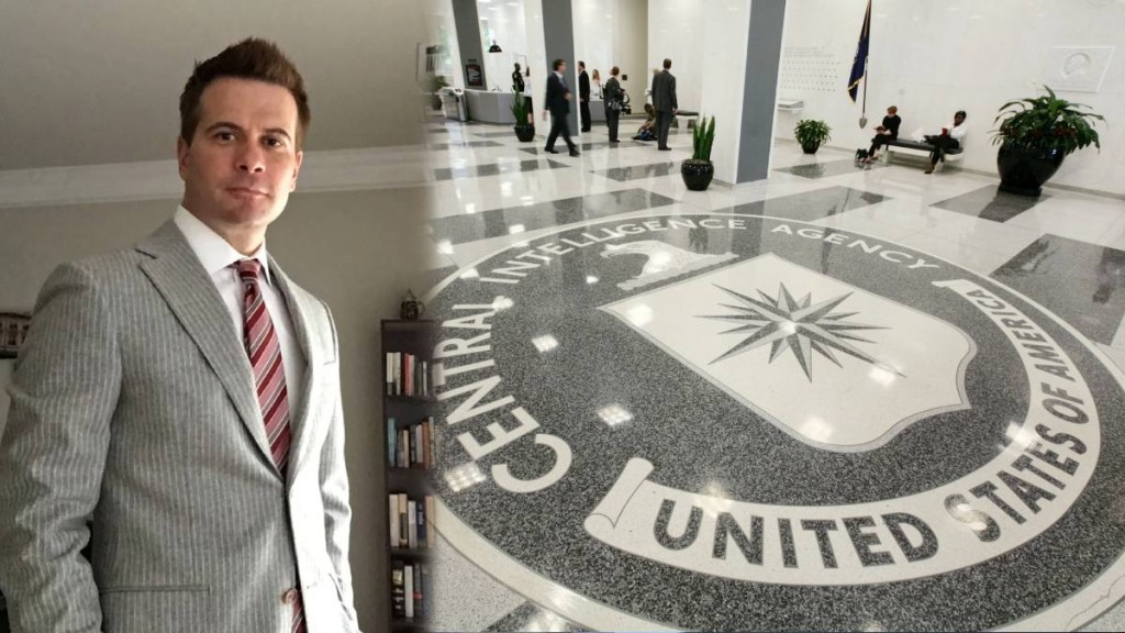 雷蒙德為美國中央情報局(CIA)前官員。