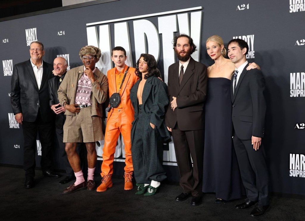 添麥菲與桂莉芙（右二）等現身洛杉磯首映。