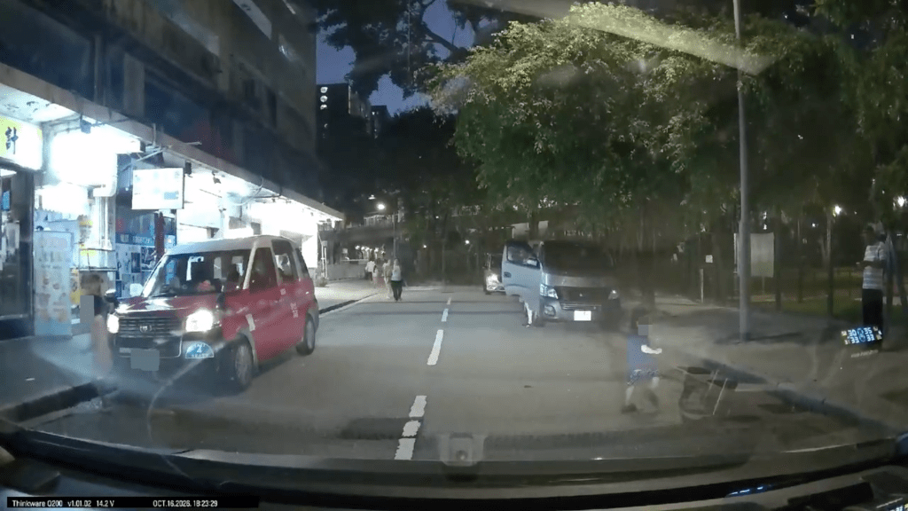 網民大讚司機的駕駛態度。Facebook 車cam L（香港群組）影片截圖