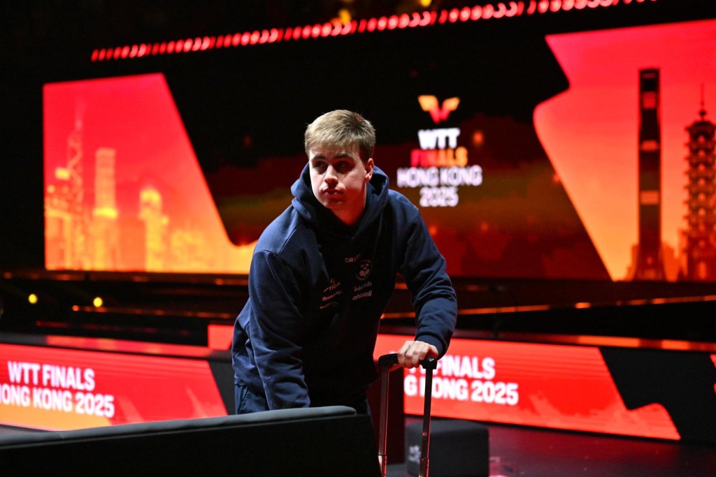 摩加特出到场后才知道对手王楚钦因伤退出男单四强比赛。 苏正谦摄 摩加特出到场后才知道对手王楚钦因伤退出男单四强比赛。 苏正谦摄