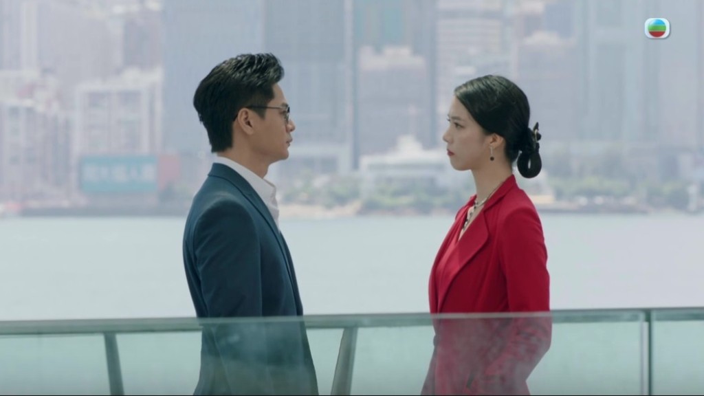 何廣沛大讚《金式森林》陳曉華(右)在《金》劇中演得好,他更睇好羅子溢(左)爭視帝。 何廣沛大讚《金式森林》陳曉華(右)在《金》劇中演得好,他更睇好羅子溢(左)爭視帝。