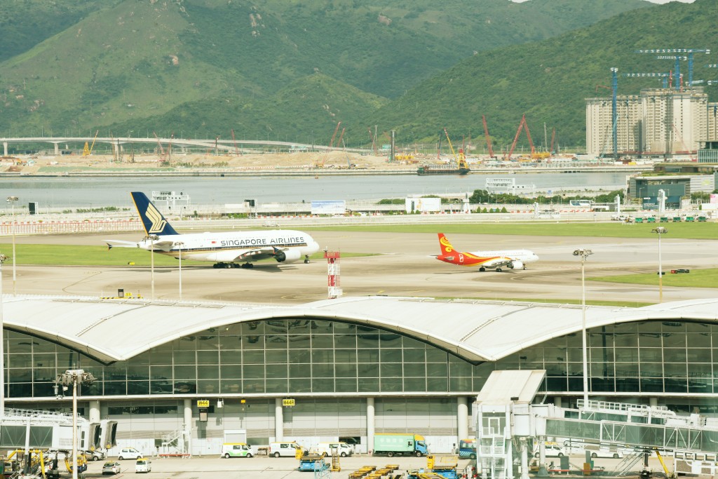 随本港全面复常，航空业急需大量人手以保持国际航空枢纽优势。资料图片