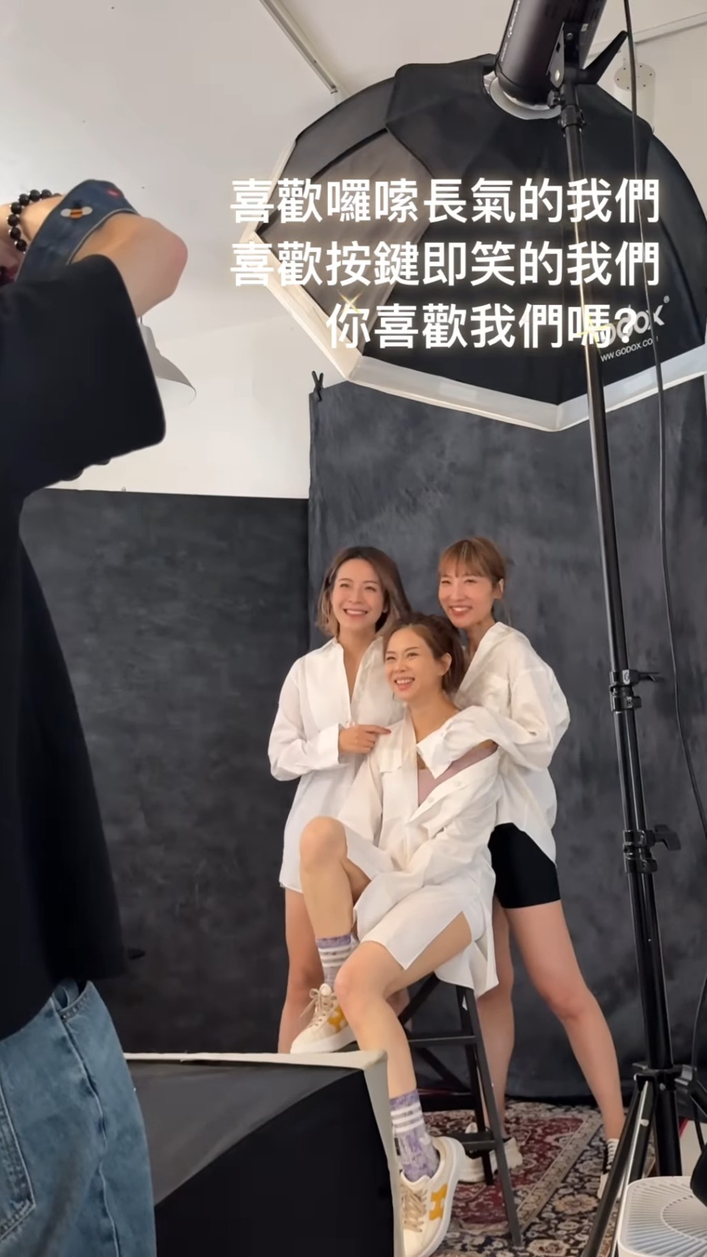 劉曉昆(左起)、阮慧珊和曹越性感上陣。 劉曉昆(左起)、阮慧珊和曹越性感上陣。