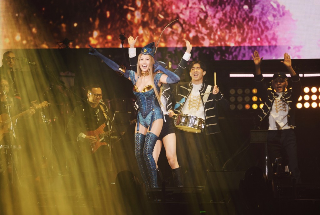 演唱会首站中，特别加入“歌单盲盒”环节。