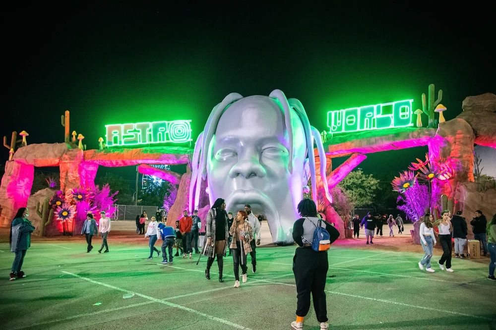 Travis上周在德州休斯敦舉行的音樂節,一票難求。