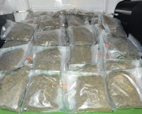海關在機場檢獲約60公斤大麻。