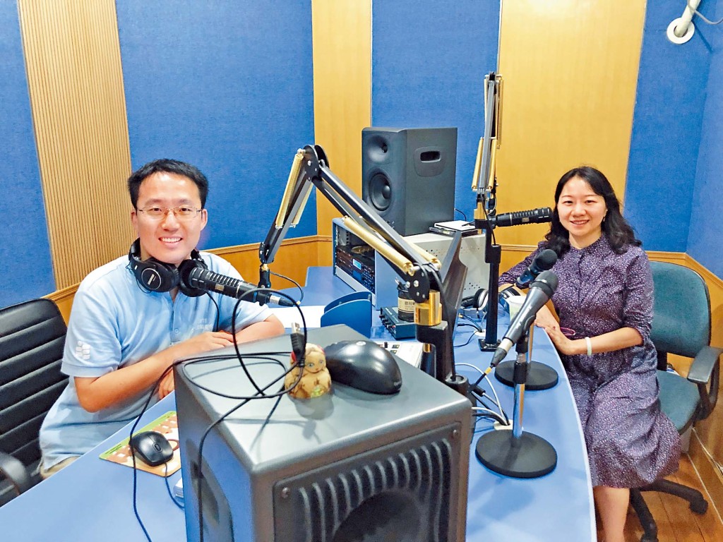 和經緯教授致力於不同媒體分享研究內容，希望能幫助推動內地及香港醫療政策改革的發展。