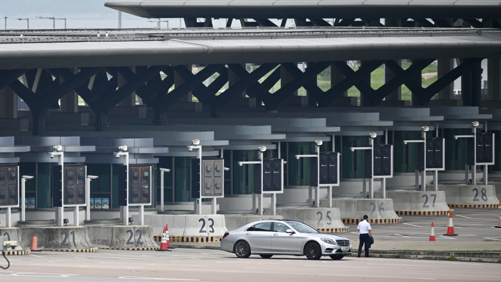 「粵車南下」早前公布計劃細節，初期名額每日100個，車輛最多可留港3天，最快11月實施。資料圖片