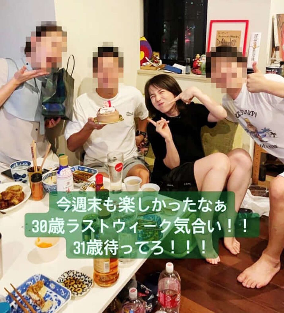 人氣女主播弘中綾香與多人開派對，被電視台警告