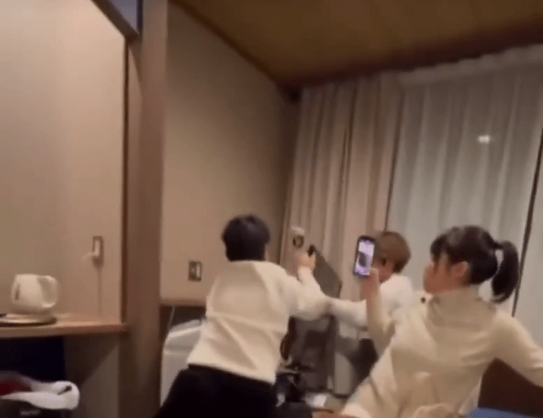 日本遇地震,台灣旅客捨身護電視成網上熱話。 @allenwu_11658 日本遇地震,台灣旅客捨身護電視成網上熱話。 @allenwu_11658