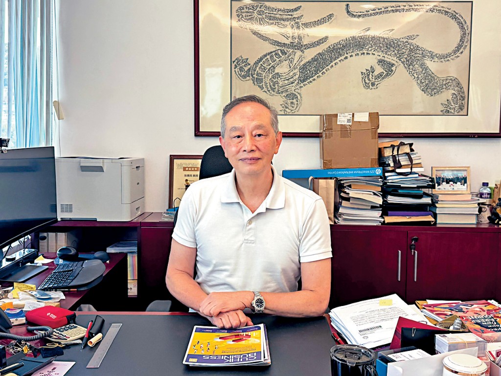 張惠民期望,新推出的微證書課程可為畢業數年的年輕人提供靈活且高效的技能提升途徑。