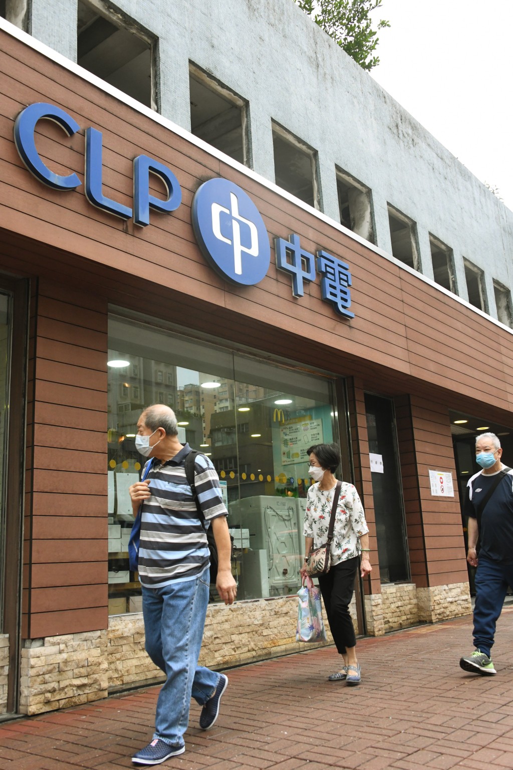 港燈表示多年來投入大量資源,從選址、設計到應變計劃,加強防禦能力。 港燈表示多年來投入大量資源,從選址、設計到應變計劃,加強防禦能力。