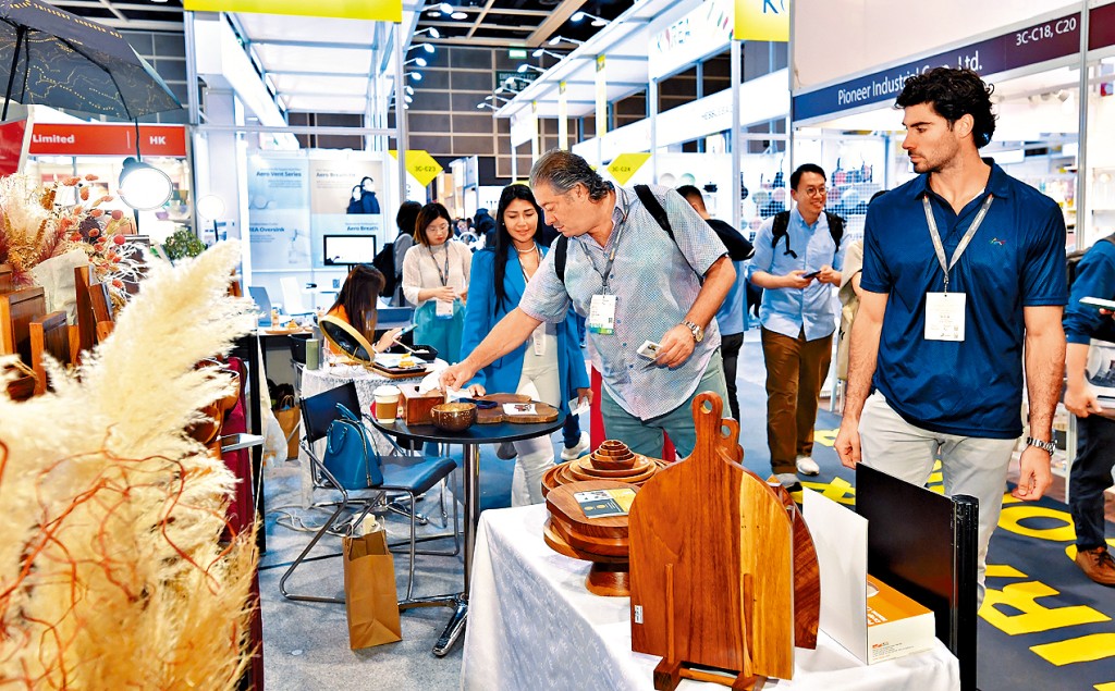 香港貿發局將於4月下旬舉行7項涵蓋時尚產品及授權領域的活動，包括於本周六率先揭幕的香港時尚家品家紡展（Home InStyle）及香港時裝節（Fashion InStyle）。