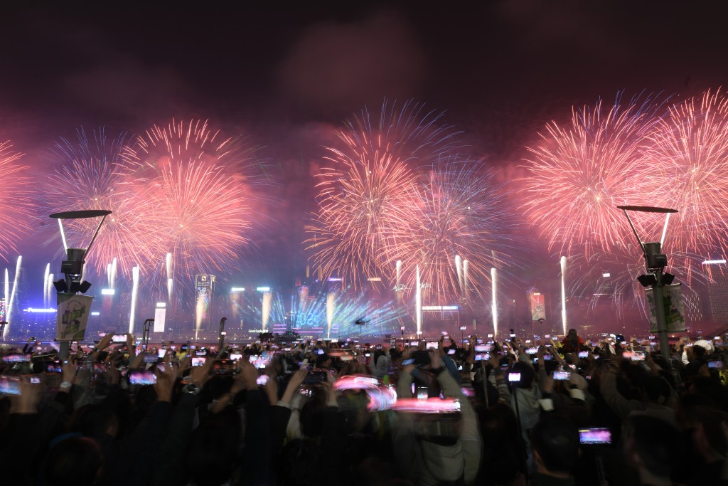 政府早前宣布取消除夕跨年煙花匯演。
