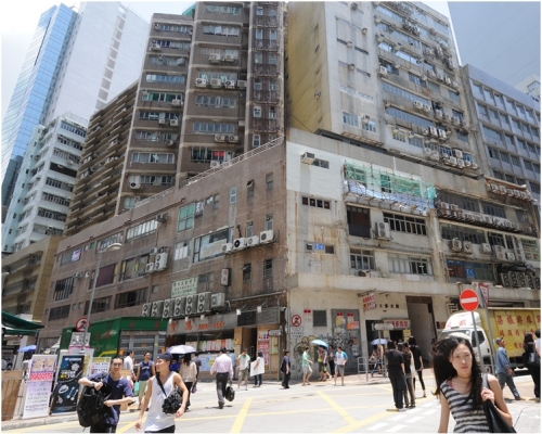 《施政報告》提及推動過渡性房屋,重點提出工廈活化。