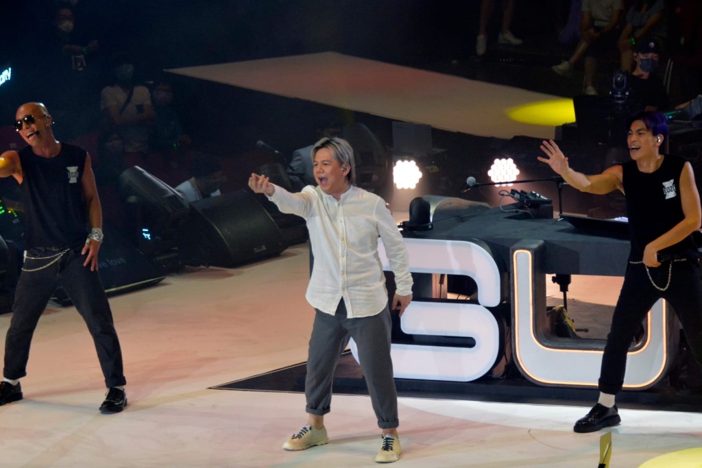 但指以專業舞蹈員衡量，伍仲衡跳得不合格。