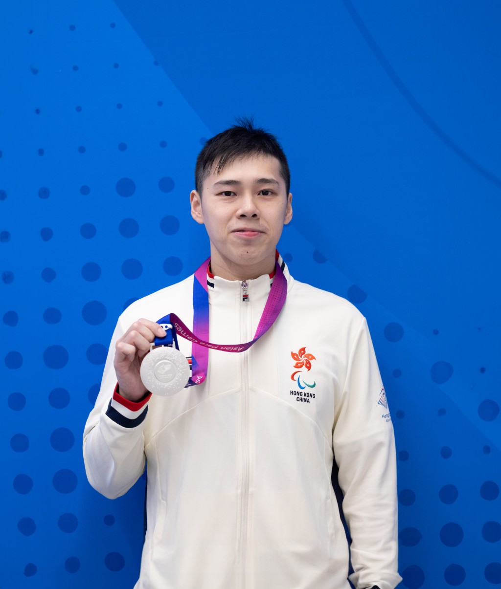 鄧韋樂摘走銀牌。 中國香港殘疾人奧委會圖片