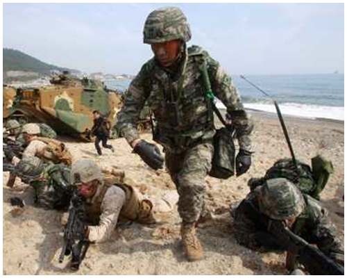 引起爭議的fb群組叫「陸戰隊聯盟」(Marines United)，成員多達3萬人。AP圖片