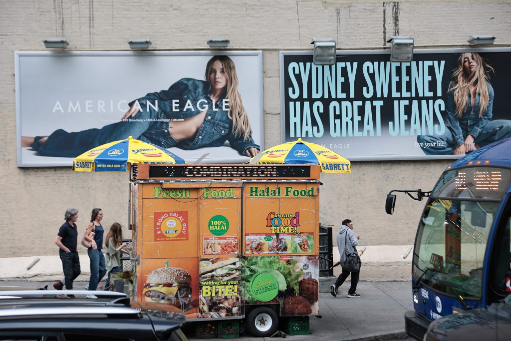 Sydney Sweeney的牛仔褲廣告捲白人至上爭議。法新社