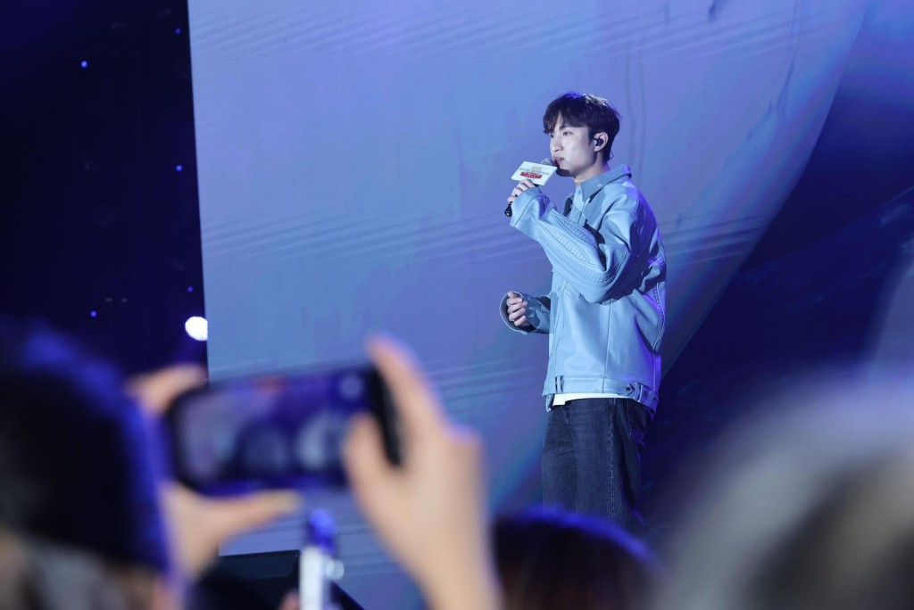 昨晚(14日)Ryan獲機場管理局邀請,擔任周年晚宴嘉賓。 昨晚(14日)Ryan獲機場管理局邀請,擔任周年晚宴嘉賓。