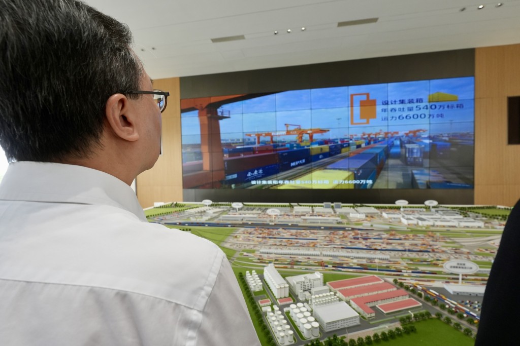 代表團考察了多個涉外法治建設項目。