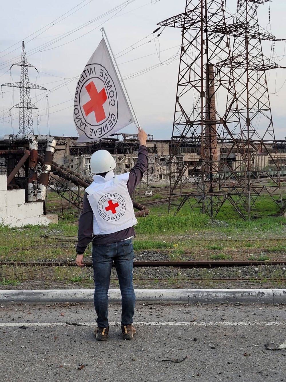紅十字會指正參與疏散平民的行動。AP