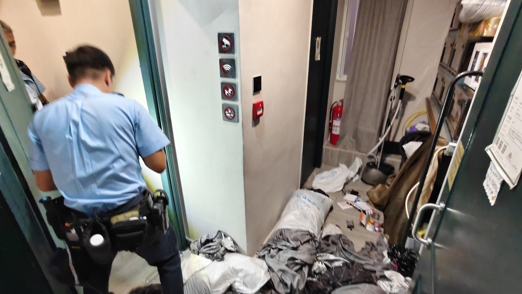 現場一片凌亂。黃文威攝 現場一片凌亂。黃文威攝