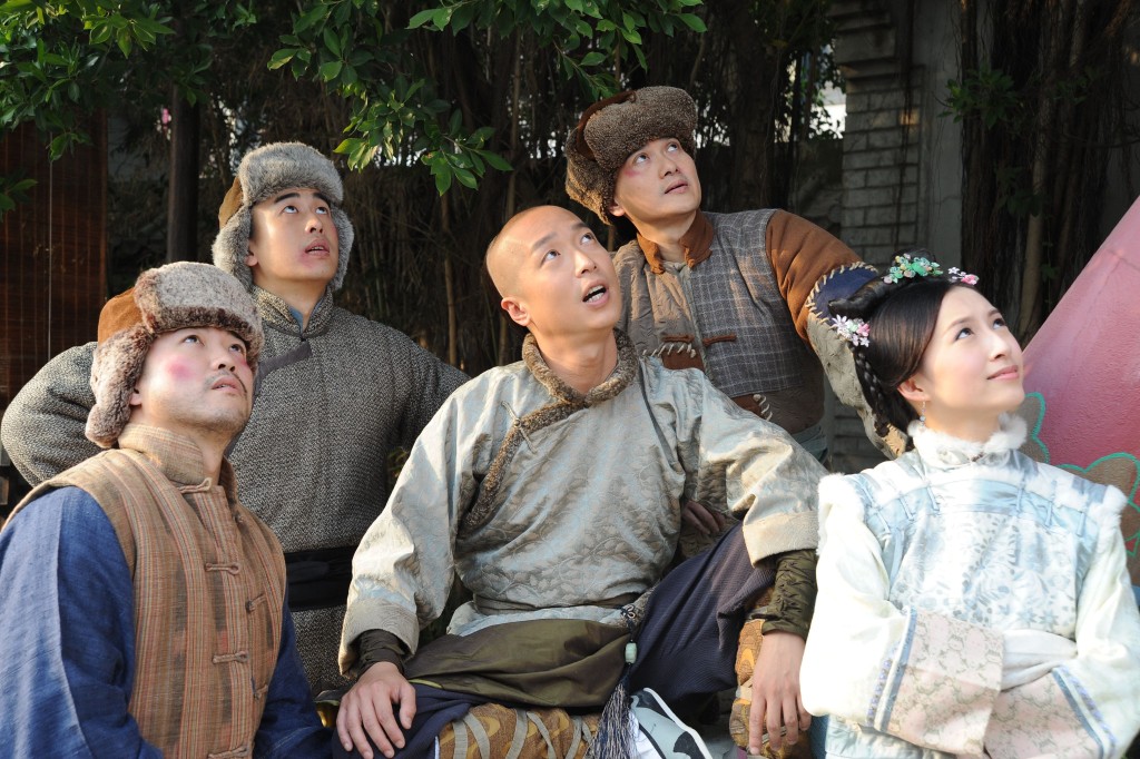龔嘉欣（前右）曾演出TVB劇《紫禁驚雷》。