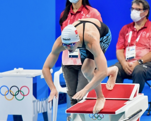 何詩蓓以24秒75完成五十米自由泳初賽。 記者梁柏琛東京直擊