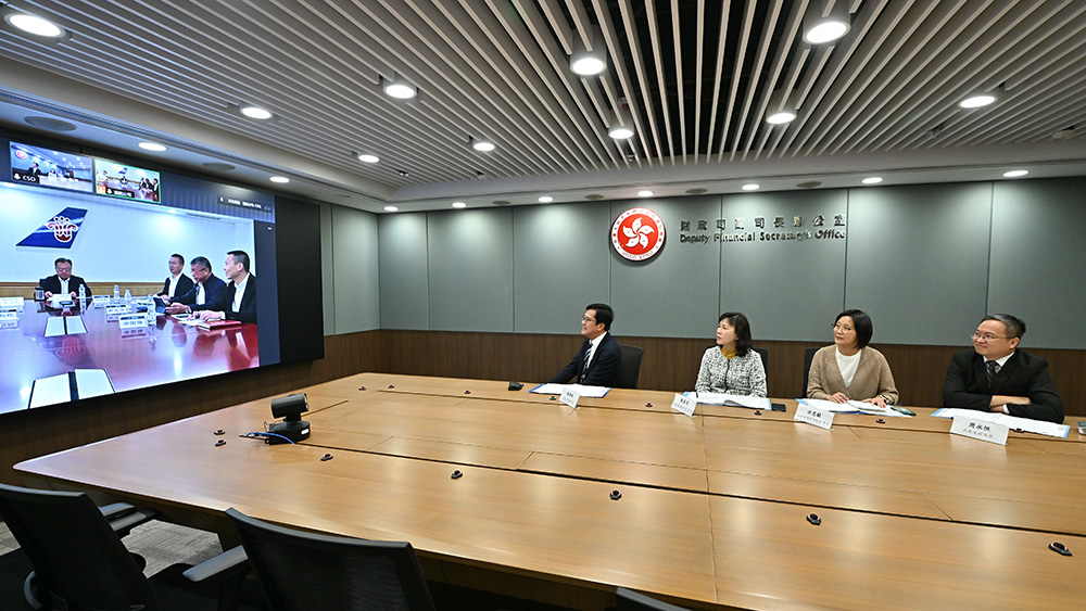 南航通航計劃提供來往廣州白雲機場及香港國際機場的直升機包機服務。陳美寶網誌圖片