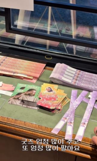 现场有各式各样耶稣主题物件。Instagram@koreaunivccc