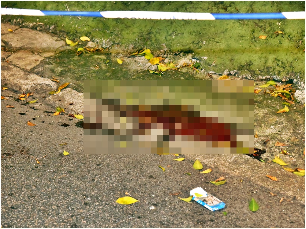 现场遗下一滩血迹。